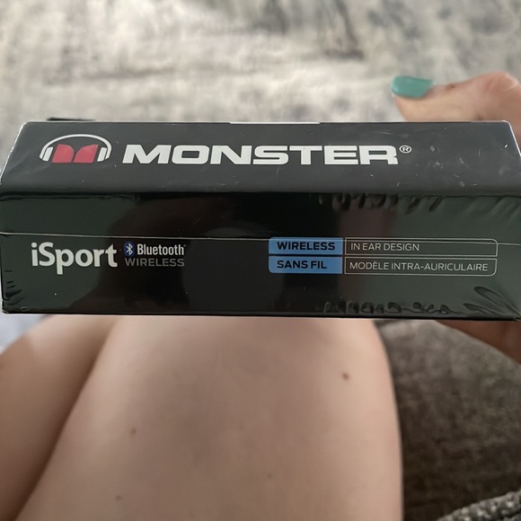 Monster iSport Bluetooth Wireless Headphones - Picture 2 of 4
